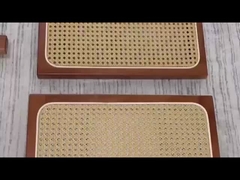 صندلی های ناهار خوری بیرونی رستوران با قاب چوبی